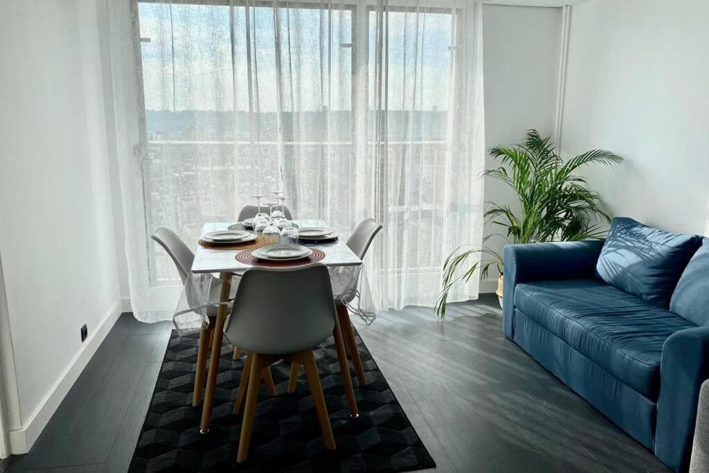 Grand F2 de 47m² au 15ème étage dans une résidence très calme Rouen Esterno foto