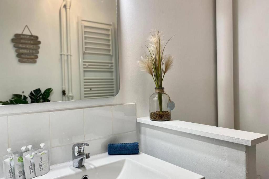 Grand F2 de 47m² au 15ème étage dans une résidence très calme Rouen Esterno foto